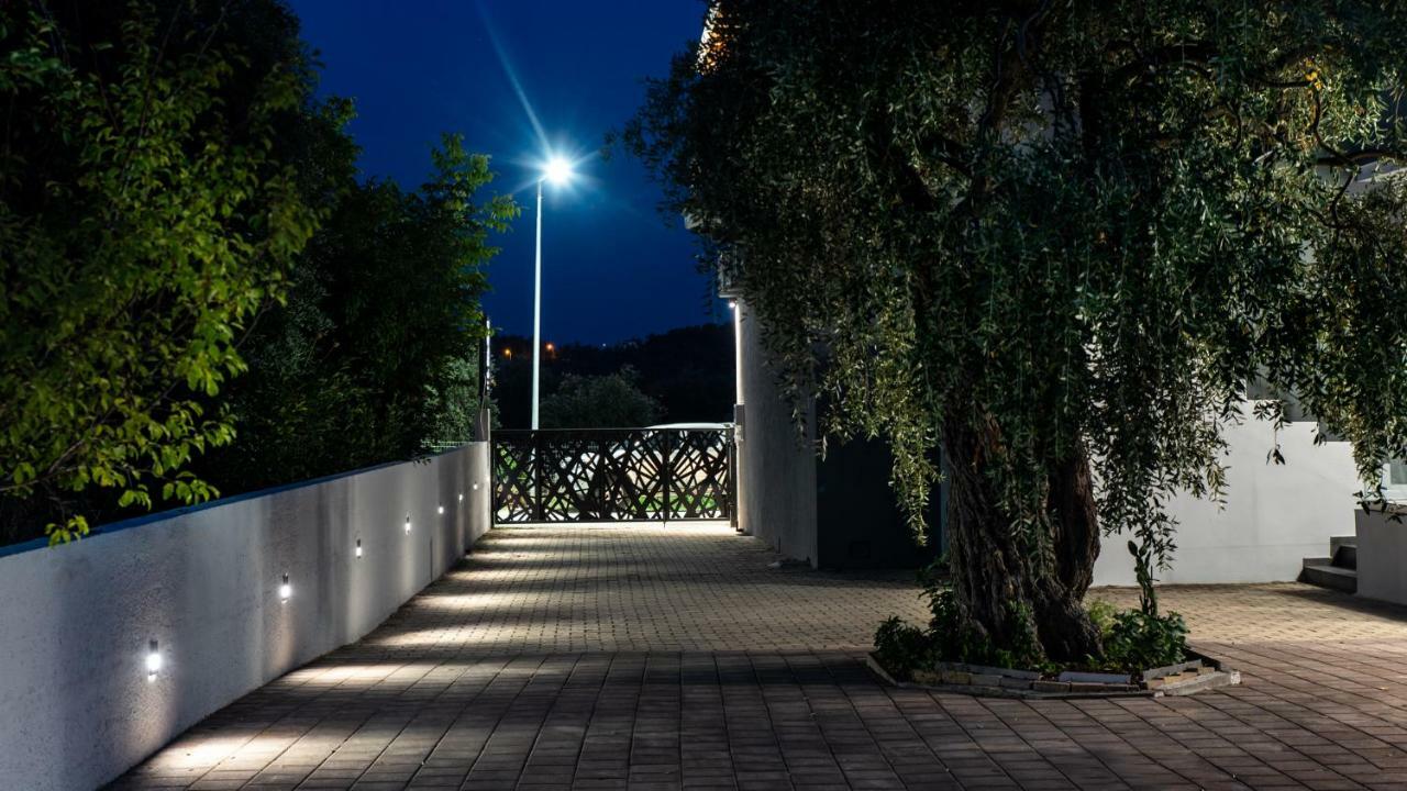 Oinoelia Luxury Suites & Residence Potos Exterior foto